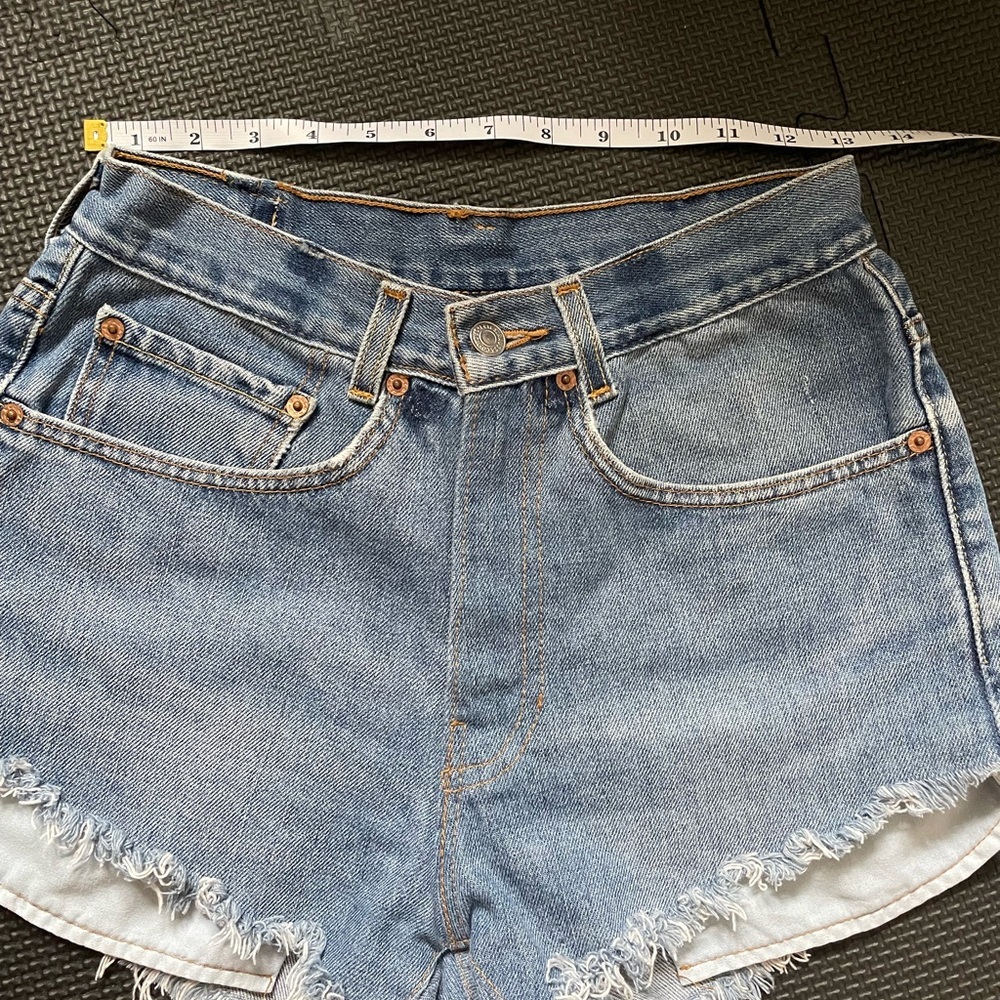 Levi’s Vintage 550 Denim Frayed Hem High-Waist Shorts - Blue - Picture 7 of 8
